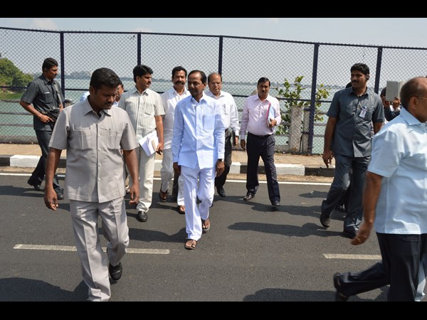 హుస్సేన్ సాగర్ ప్రక్షాళణ