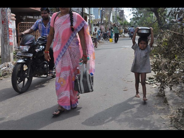 కోలుకుంటున్న విశాఖ