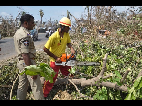 కోలుకుంటున్న విశాఖ