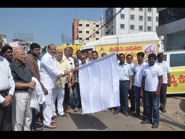 కోలుకుంటున్న విశాఖ