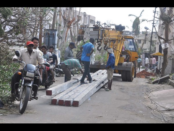 కోలుకుంటున్న విశాఖ