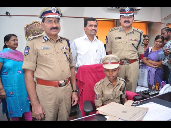 కోత్వాల్‌గా సాదిక్