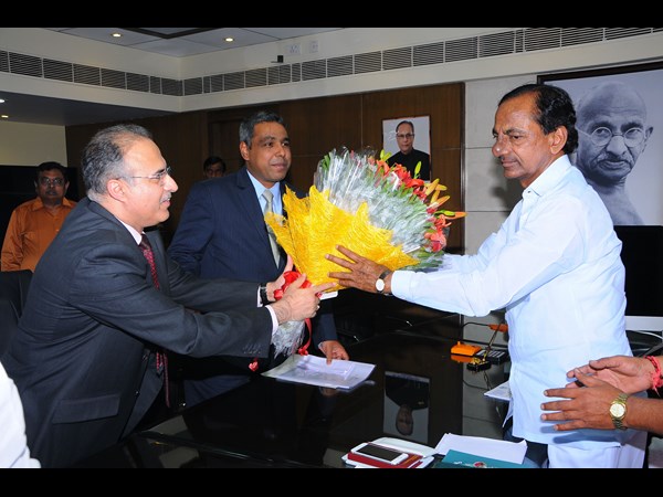 కెసిఆర్‌తో టాటా ప్రతినిధులు