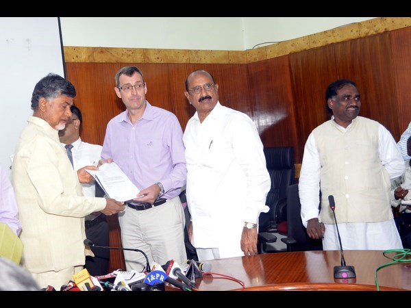 బాబుకు విరాళం