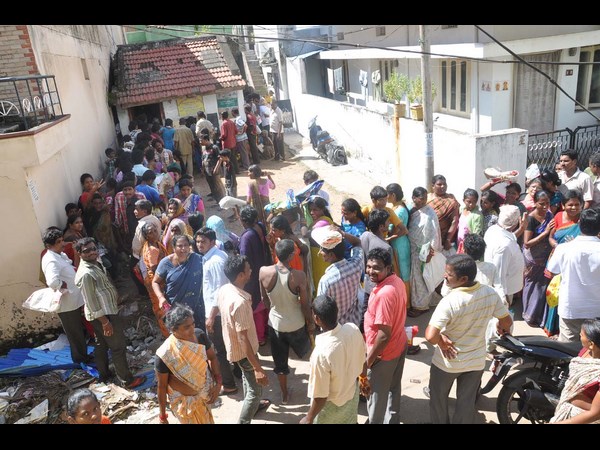 విశాఖవాసుల పాట్లు