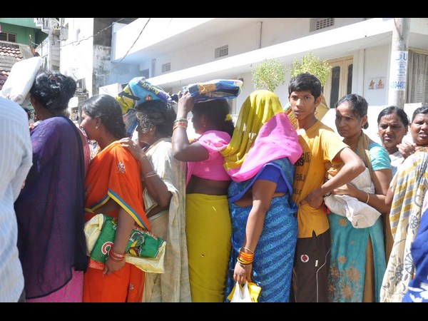 విశాఖవాసుల పాట్లు