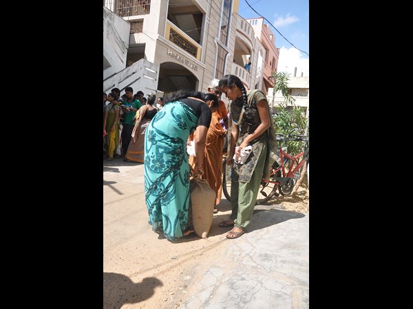 విశాఖవాసుల పాట్లు