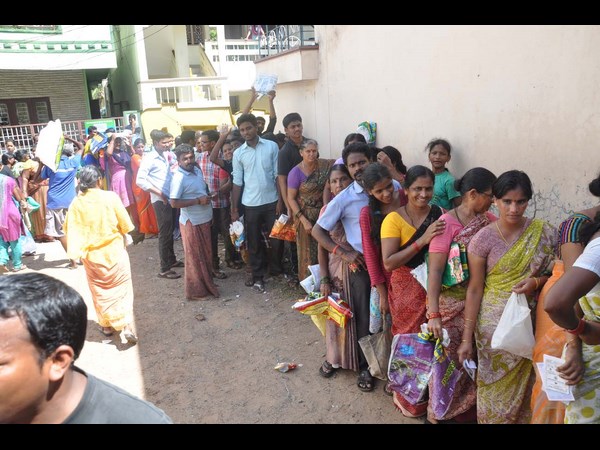 విశాఖవాసుల పాట్లు