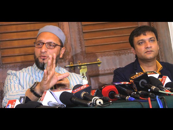  అసదుద్దీన్ ఓవైసీ