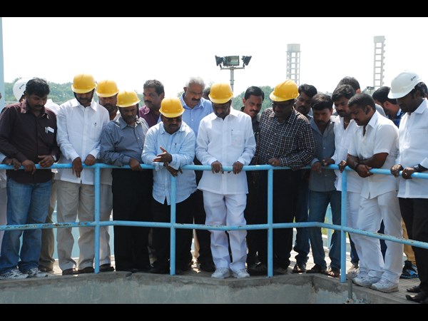 కృష్ణా మూడోదశ పనులను పరిశీలించిన మంత్రి పద్మారావు