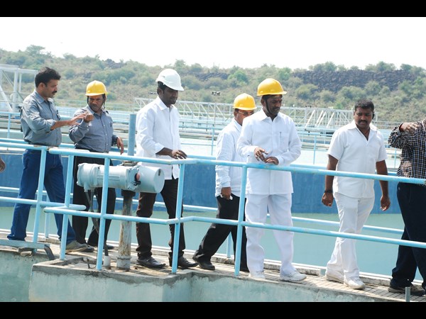 కృష్ణా మూడోదశ పనులను పరిశీలించిన మంత్రి పద్మారావు