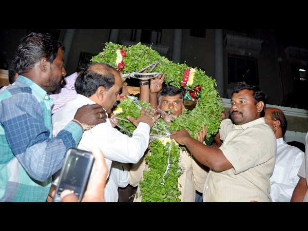  చంద్రబాబు