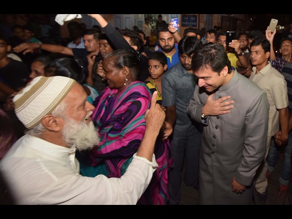 అక్బరుద్దీన్ ఓవైసీ అక్బరుద్దీన్ ఓవైసీ