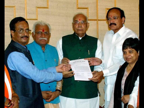  హర్యానా సీఎంగా ఖట్టర్‌‌, రేపే ప్రమాణ స్వీకారం