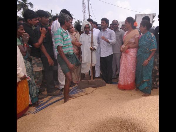 వైయస్ జగన్