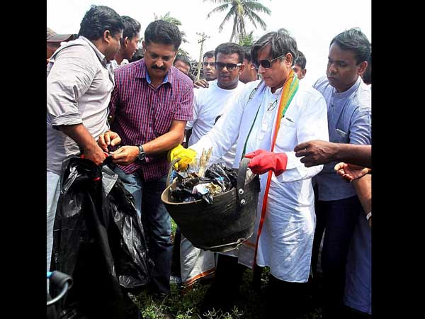  శశిథరూర్