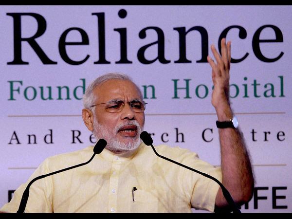  నీతా అంబానీతో ఆప్యాయంగా ప్రధాని మోడీ