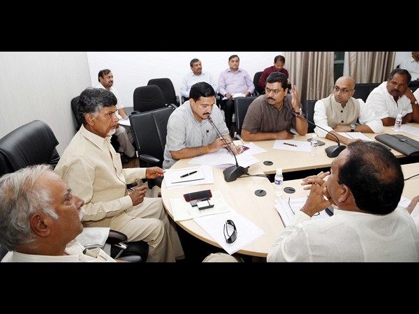 హుధూద్ తుఫాన్ బాధితుల సహాయార్ధం మేము సైతం హుధూద్ తుఫాన్ బాధితుల సహాయార్ధం మేము సైతం