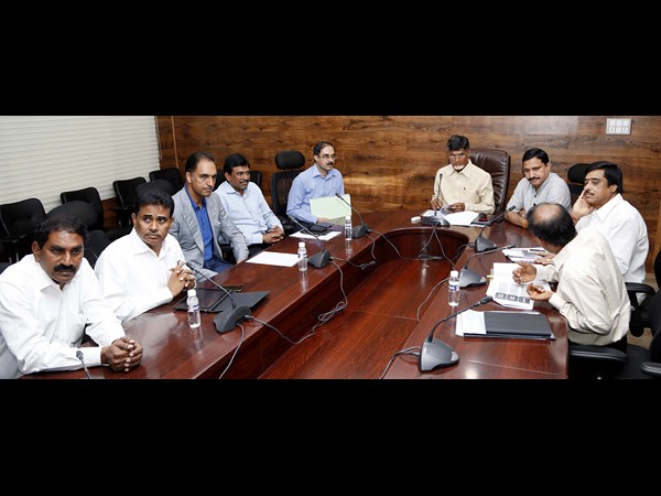 హుధూద్ తుఫాన్ బాధితుల సహాయార్ధం మేము సైతం హుధూద్ తుఫాన్ బాధితుల సహాయార్ధం మేము సైతం
