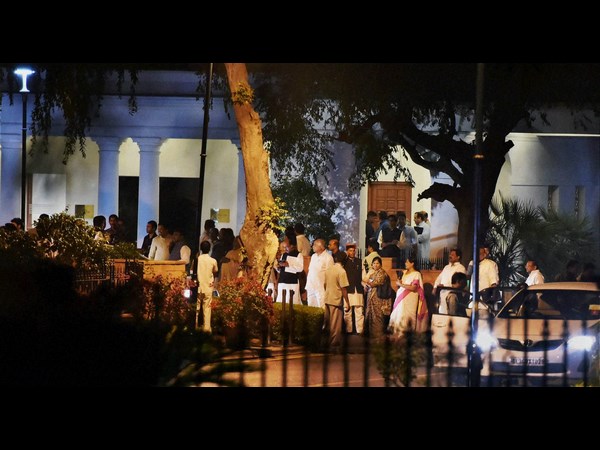 మోడీ టీ పార్టీ