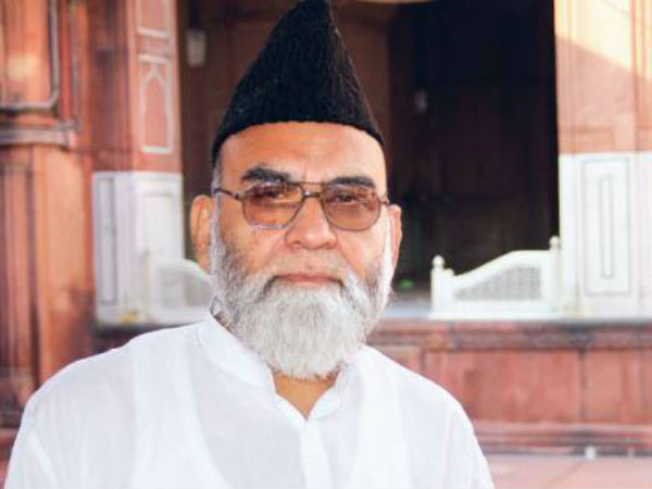 Man attempts to set Shahi Imam Bukhari ablaze at New Delhi’s Jama Masjid Man attempts to set Shahi Imam Bukhari ablaze at New Delhi’s Jama Masjid