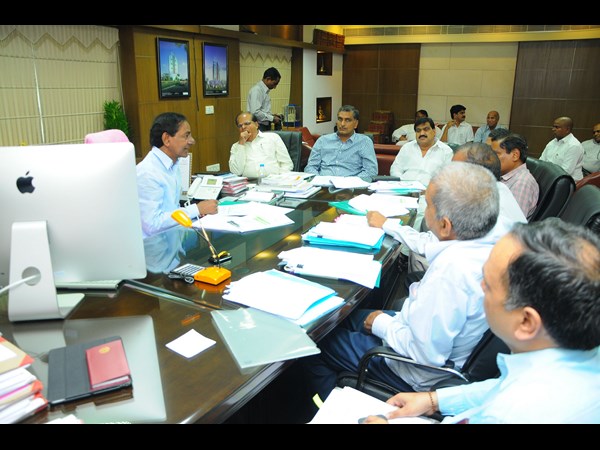 ఆంధ్రవాళ్ల కుట్రలు..