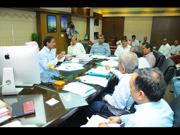 హక్కు ఉన్నా అలా...