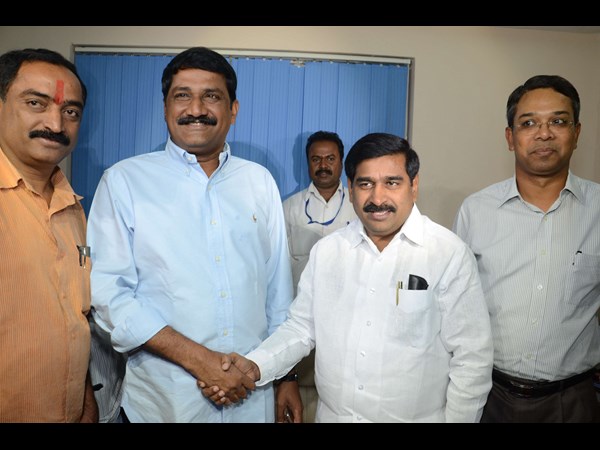 ఏపి, టి మంత్రుల భేటీ