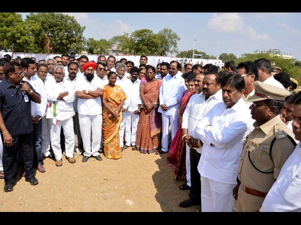 బోవెరాకు నివాళి