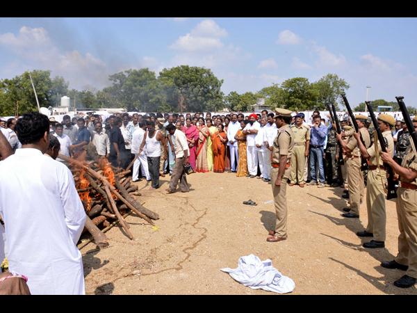 బోవెరా అంత్యక్రియలు