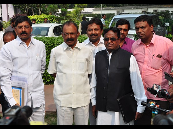 పొన్నాల, రఘువీరా