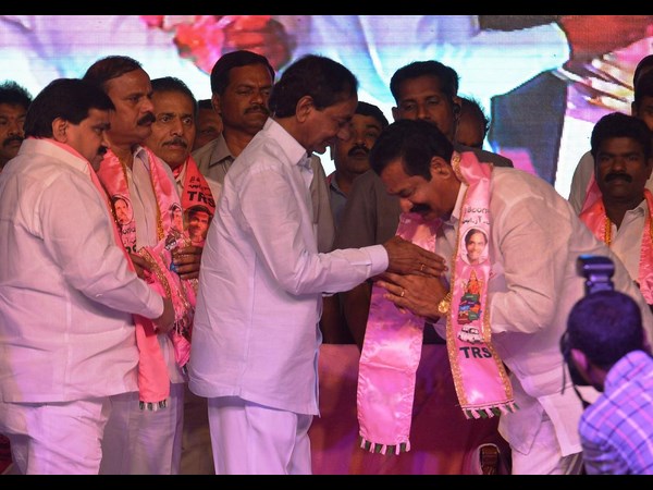 తెరాసలోకి తీగల, తలసాని తెరాసలోకి తీగల, తలసాని