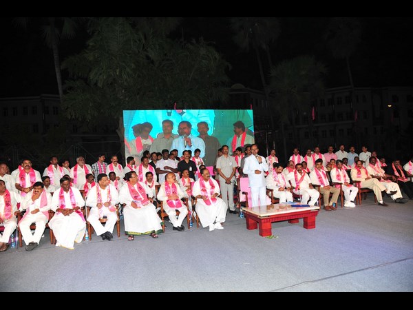 తెరాసలోకి తీగల, తలసాని తెరాసలోకి తీగల, తలసాని