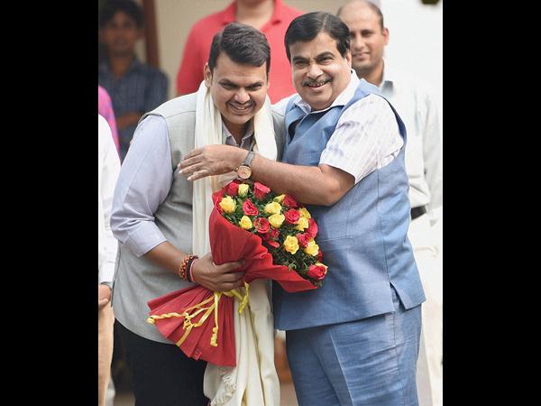  సినీ వేడుకలా ఫడ్నవీస్ ప్రమాణ స్వీకారం