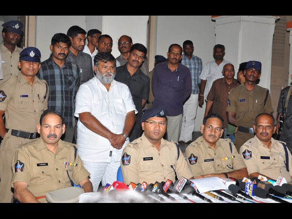 సుధీర్ అరెస్టు