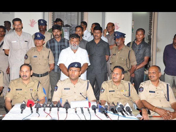 సుధీర్ అరెస్టు