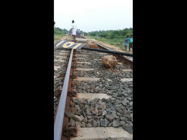 రైల్వే లైన్ కట్