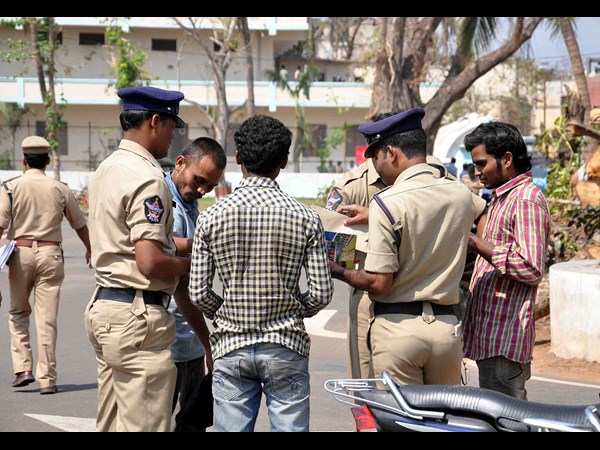 పాత నేరస్థుల అరెస్టు