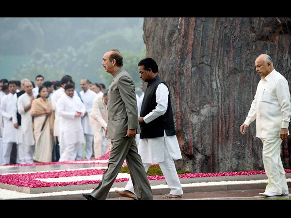  ఇందిరకు ప్రముఖుల నివాళి, ట్విట్టర్ ద్వారా మోడీ