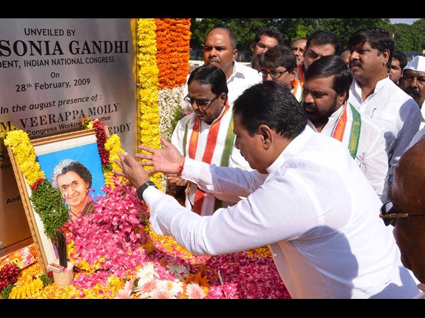  ఇందిరకు ప్రముఖుల నివాళి, ట్విట్టర్ ద్వారా మోడీ