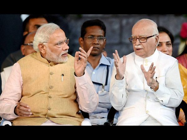 అద్వానీతో మోడీ