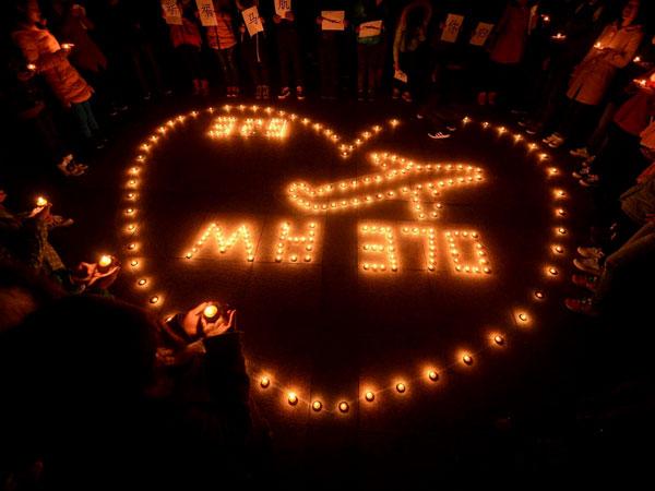 Two boys sue Malaysia Airlines, govt over loss of father in missing Flight 370 Two boys sue Malaysia Airlines, govt over loss of father in missing Flight 370