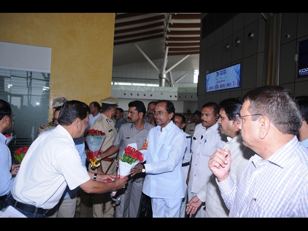ఛత్తీస్‌గఢ్‌లో కేసీఆర్‌కు స్వాగతం