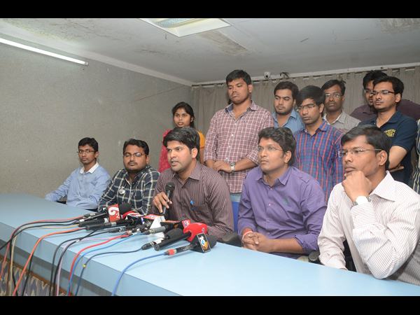 సమ్మే ఆపేది లేదంటున్న జూడాలు 