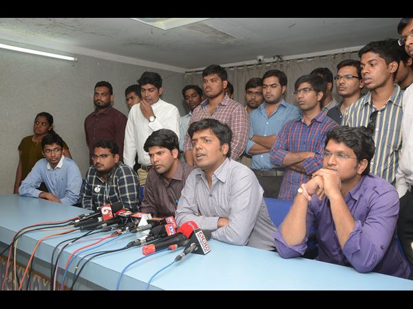  సమ్మే ఆపేది లేదంటున్న జూడాలు 