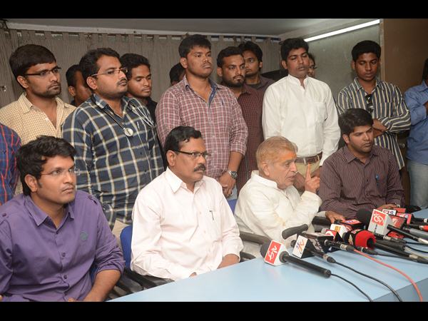  సమ్మే ఆపేది లేదంటున్న జూడాలు 