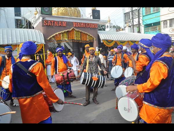 సికింద్రాబాద్‌లో కత్తులతో విన్యాసాలు చేసిన సిక్కులు 