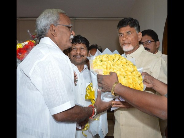 గవర్నర్‌తో బాబు