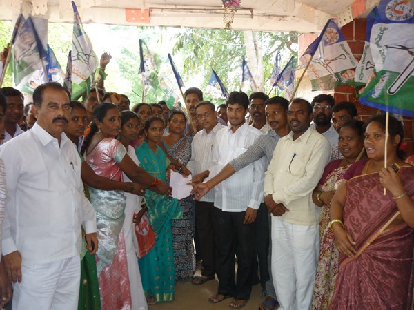  బాబుపై రాష్ట్ర వ్యాప్తంగా వైఎస్ఆర్‌‌సీపీ నిరసన