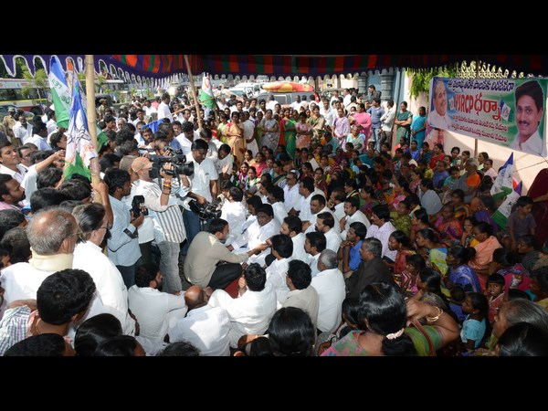 బాబుపై రాష్ట్ర వ్యాప్తంగా వైఎస్ఆర్‌‌సీపీ నిరసన